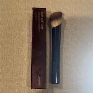 Hourglass Ambient Brush - BOX IS SEALED AND NEVER USED